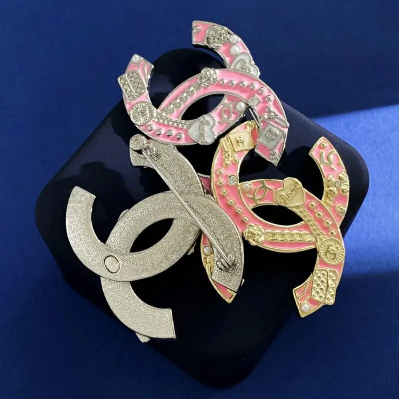 chanel brooches pour femme s_12632231